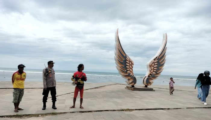 Cegah Pungli dan Aksi Premanisme, Polsek Pameungpeuk Tingkatkan Pengamanan Obyek Wisata Pantai Sayang Heulang
