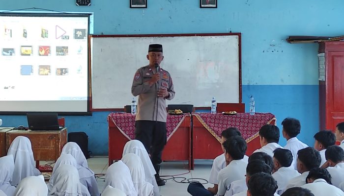 Dai Kamtibmas Polres Garut Laksanakan Pembinaan dan Penyuluhan di SMPN 2 Samarang