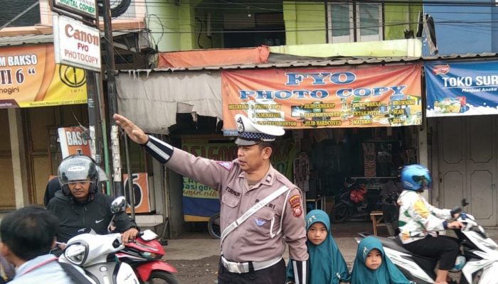 Polres Garut Laksanakan Gatur Rawan Pagi di Beberapa Titik Rawan Kemacetan