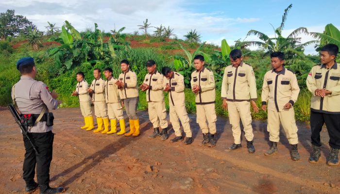 Anggota Den Gegana Satbrimob Polda Jabar Laksanakan Pengamanan Di PT. Wilton Sukabumi