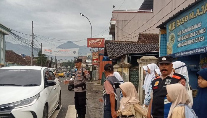 Polsek Bayongbong Gelar Jam Rawan Pagi