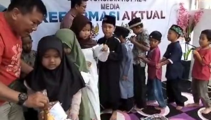 Baznas Kota Bandung berikan Bantuan Santunan Yatim Piatu di Acara HUT yang ke-4 Media Online dan Cetak Reformasi Aktual