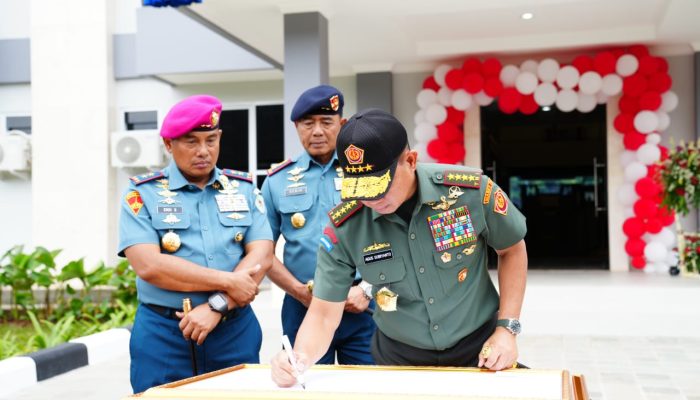 Diresmikan Panglima TNI : Gedung Trisula Denjaka dan Serahkan Ransus Mobile Dual Ramp System