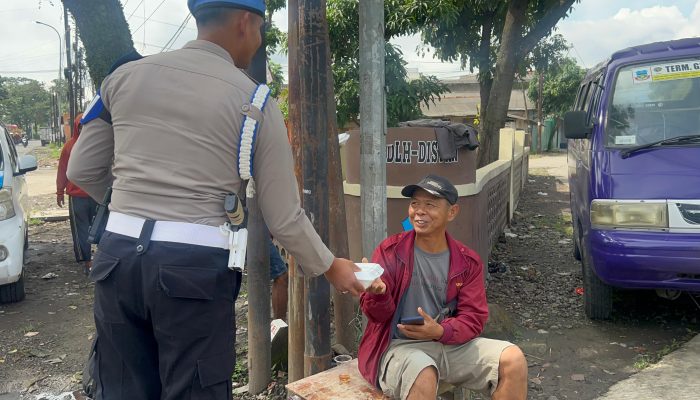 Jumat Berkah Sipropam Polres Garut Lakukan Baksos