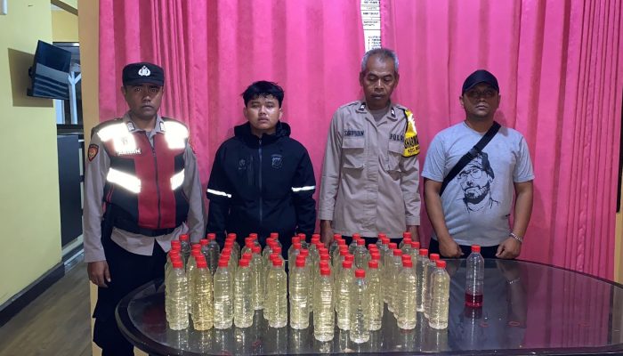 Polsek Malangbong Amankan Puluhan Botol Miras Jenis Ciu