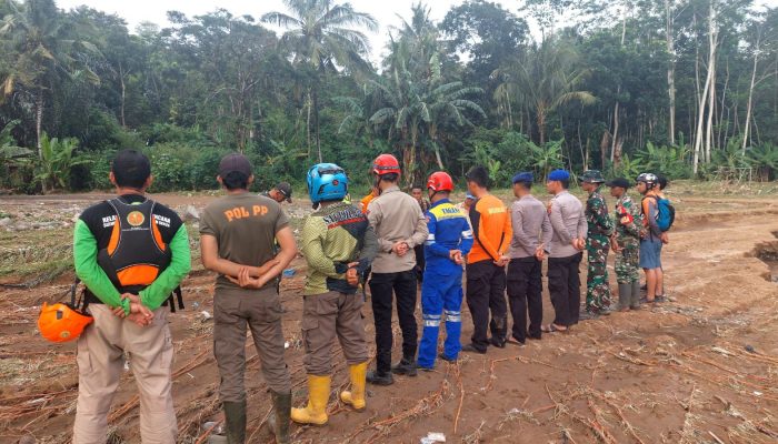 Polisi Terus Lakukan Pencarian Korban Terbawa Arus Sungai Cikandang