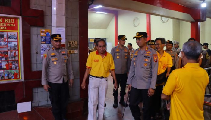 Kapolres Pantau Langsung Pengamanan Ibadah di Vihara, Pastikan Imlek 2025 di Kota Tangerang Berlangsung Kondusif