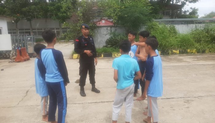 Arahan Kamtibmas Kepada Anak Sekolah Disekitar Proyek Kereta cepat Kab, Bandung Barat