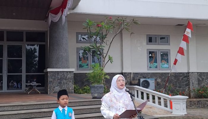 Upacara Bendera SD Islam Panji Nusantara, Kepala Sekolah Tekankan Pentingnya Nilai – Nilai Kebangsaan 