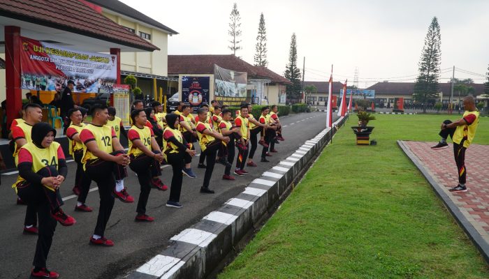 Anggota Satbrimob Polda Jabar Laksanakan Kesamaptaan Jasmani Semester I Tahun 2025