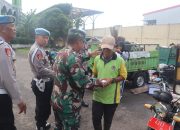 Sinergitas TNI POLRI, Jumat Berkah Sipropam Polres Garut dan Babinsa Lakukan Baksos