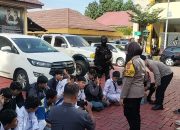 Anggota Brimob Polda Jabar BKO Polres Bogor kota Mengamankan  Aksi Tawuran pelajar 
