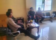 Sinergitas TNI-POLRI untuk Terpeliharanya Kamtibmas yang Aman dan Kondusif, Wakapolsek Bantarujeg IPTU Mardiyono Sambangi Kantor Desa Gununglarang