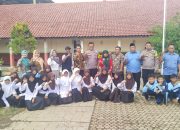 Kapolsek Cigasong AKP Sarjiyo Bersama Anggota Polsek Laksanakan Silaturahmi dan Penggalangan di SDN Kutamanggu I
