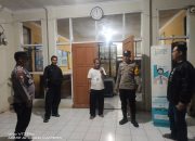 Antisipasi Tindak Kriminalitas Pada Malam Hari, Personil Polsek Cikijing Sambangi Penjaga Malam SMAN 1 Cikijing