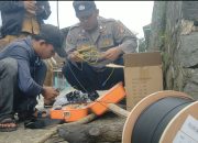 Menakjubkan, Polisi Ini bersama desa turut menjadi perintis jaringan internet menyasar 400 rumah di kaki gunung cikuray.