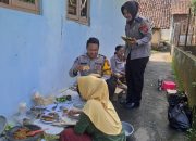 Brigadir Nuryanto dan Brigadir Desi Ngaliwet Bareng Warga di Desa Binaan, Jalin Kedekatan Polri dengan Masyarakat di Blok Bayu Endah