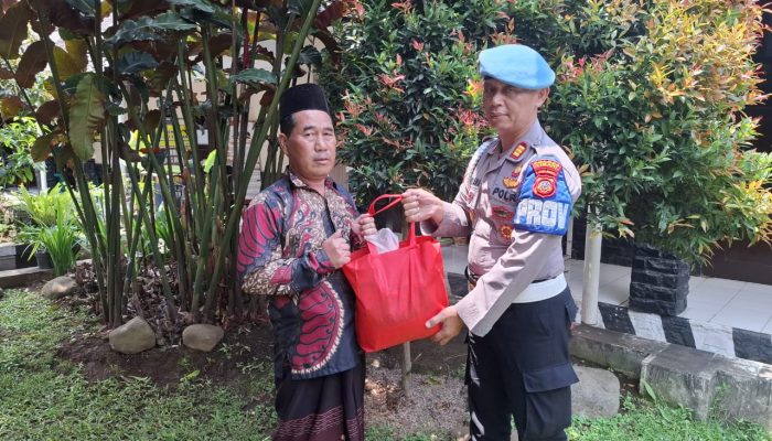 Polisi Peduli Sosial Polres Cimahi Tunjukan Kepedulian Terhadap Sesama