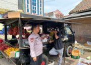 Jalin Mitra Kamtibmas, Ps. Panit Samapta I Polsek Cikijing Sambangi Pedagang Buah