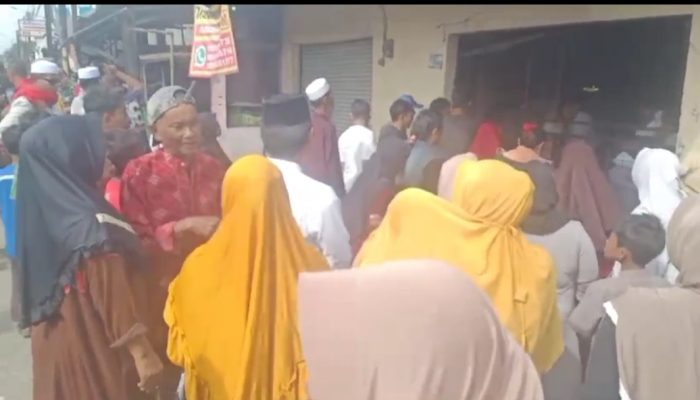 Warga Grebek Toko Pengedar Obat Keras di Karangbahagia, Bekasi 