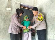 Polsek Sukahaji Polres Majalengka, Salurkan Bansos Di Bulan Suci Ramadhan Kepada Warga Jompo