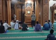 Kasium Polsek Maja Polres Majalengka Berikan Kultum Kepada Jamaah Sholat Tarawih