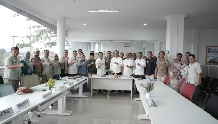 Bupati Bandung  Instruksikan Segera Perbaiki TPT Makam yang Ambruk