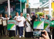 Program 100 Hari Kerja Bupati Bandung, Dispusip Serahkan Insentif dan BPJS Ketenagakerjaan Kepada 4.310 Bunda Literasi RW