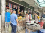 Personil Polsek Cikijing Cek Ketersediaan dan Harga Bahan Pokok di Bulan Ramadhan