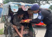 Jumat Berkah, Brimob Polda Jabar Tebar Kebaikan di Mekar Galih dan Jatinangor