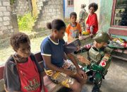 Berikan Pelayanan Kesehatan Gratis, Satgas Yonif 131/Brajasakti Bantu Tingkatkan Kesehatan Masyarakat Perbatasan Papua