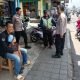 Sambangi Pangkalan Ojek, Patroli Polsek Cikijing Berikan Imbauan Kamtibmas