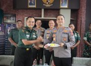 Momen HUT Ke-79 Kodam III Siliwangi, Kapolres Majalengka Berikan Kejutan Tumpeng di Makodim 0617