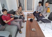 Bhabinkamtibmas Polsek Cikijing Bersinergi Dengan Perangkat Desa Sindang Dalam Hal Kamtibmas