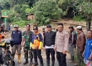 Polsek Bungbulang Cek Lokasi Longsor : Akses Jalan Terputus dan Irigasi Tersumbat