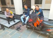 Aipda Zaenal Sambangi Warga Usai Salat Asar, Perkuat Komunikasi Demi Harkamtibmas Kondusif