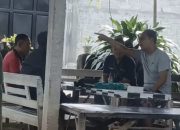 Diduga Cemari Kali Brantas, Pemilik Peternakan Ayam Gebrak meja dan Bentak Jurnalis Saat Dikonfirmasi