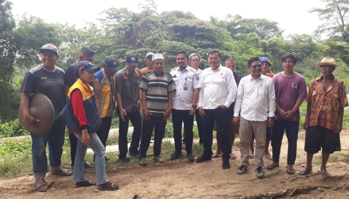 Warga dan LSM TAMPERAK Apresiasi Respon Cepat Camat Sindang Jaya Tinjau Tanggul Jebol di Kp Nangka