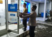 Ciptakan Rasa Aman, Personil Polsek Cikijing Monitoring Gerai ATM BRI