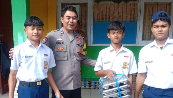 Polsek Leuwigoong Monitoring Pendistribusian Program Makan Bergizi Gratis