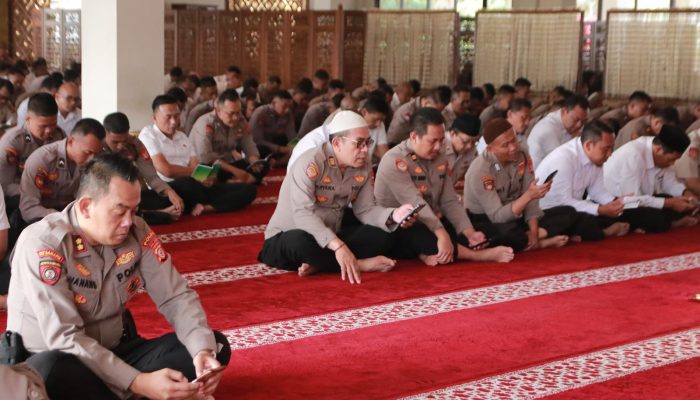 Polda Jabar Gelar Kegiatan Rohani Rutin, Hadirkan KH. Aang Zaenal Arifin Sebagai Penceramah