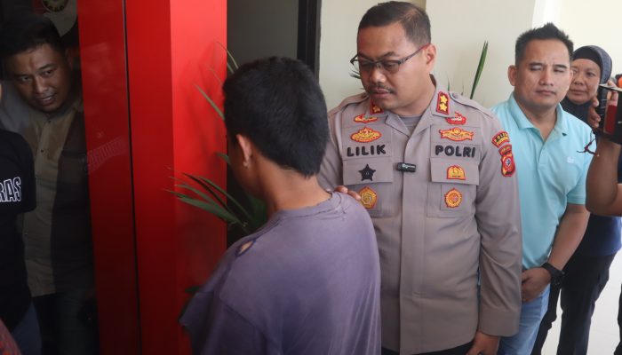 Viral, Polisi Gerak Cepat Amankan Ayah Kandung Yang Siksa Anaknya Usia 22 Bulan di Purwakarta