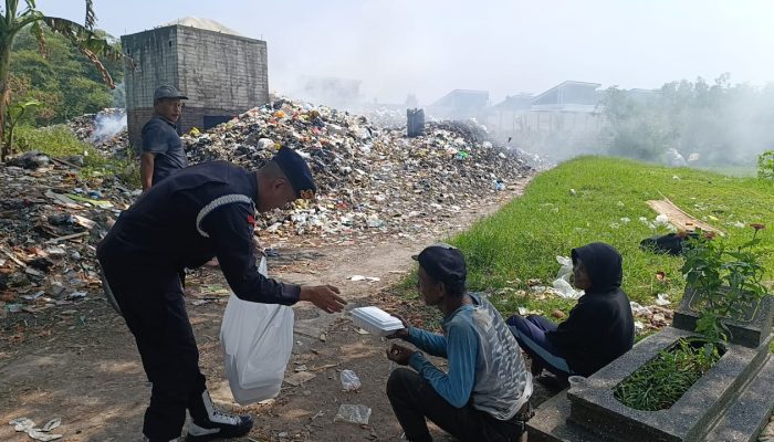Satgas Brimob Polda Jabar Gelar Kegiatan “Jumat Berkah