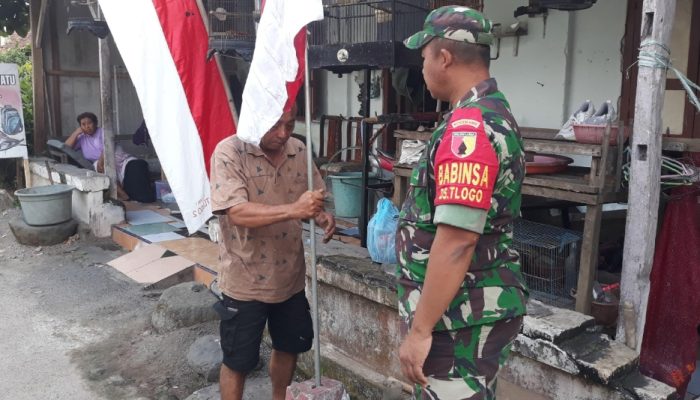 Babinsa Beserta Perangkat Desa Tlogo, Ajak Warga Kibarkan Merah Putih Sambut HUT RI ke-80, Wujudkan Semangat Nasionalisme