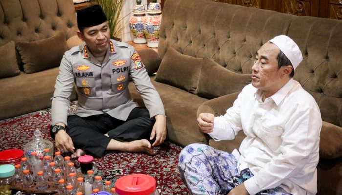 Kapolres Metro Tangerang Kota Sambangi Kediaman Ketua MUI, Bahas Sinergi Jaga Kamtibmas