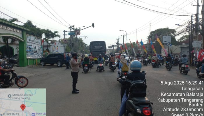 Polsek Balaraja Polresta Tangerang Laksanakan Program Kapolda Banten PECAK Wujudkan Kamseltibcar Lantas Sore Hari