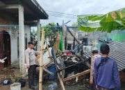 Sigap, Polsek Cibatu Amankan TKP Kebakaran Rumah di Pasir Junti
