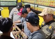 Tindaklanjuti Laporan Masyarakat, Polsek Cisoka Razia Depot Jamu, 122 Botol Miras Disita