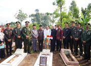 Kapolres Garut Bersama Forkopimda Beri Penghormatan Para Pejuang 45 melalui Pemancangan Bambu Runcing, Semarakkan HUT ke-80 Proklamasi Kemerdekaan RI di Garut
