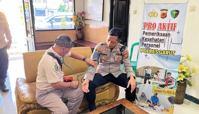 Sehatkan Anggota, Sidokkes Polres Garut Hadirkan Layanan Medis Proaktif di Polsek Leles